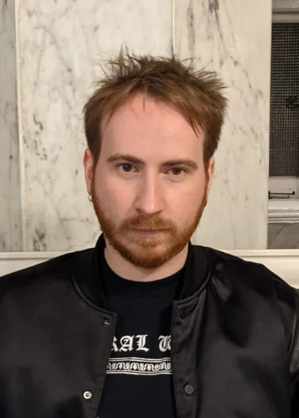Comics writer Dan Watters photographed at the Thought Bubble convention in 2021