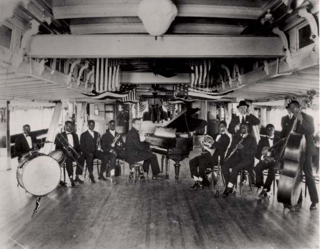 Fate Marable's New Orleans jazz band aboard the S.S. Sidney, 1918–1919, with a young Louis Armstrong among the musicians