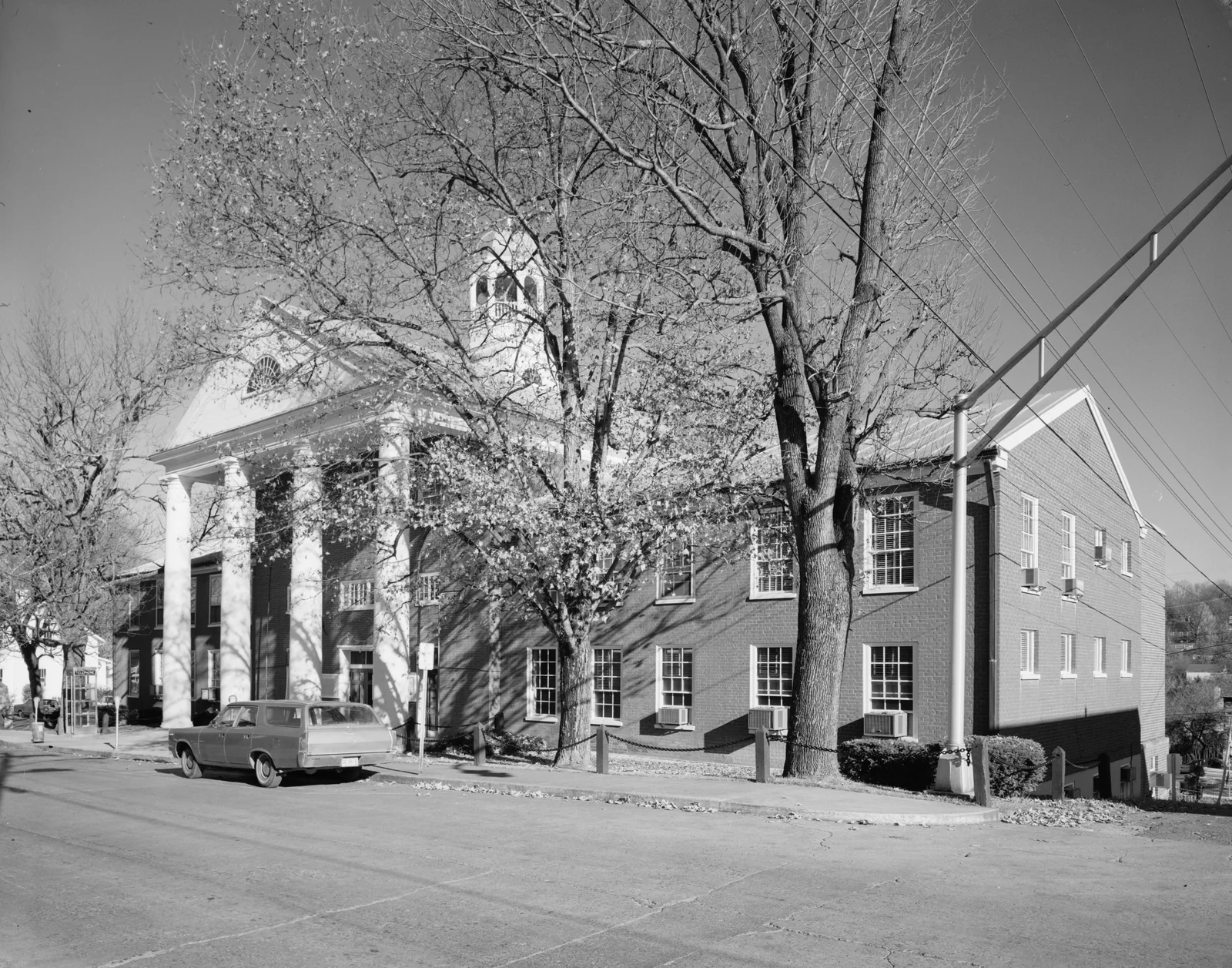 Black-and-white Historic American Buildings Survey photograph of the Greenbrier County Courthouse in Lewisburg, West Virginia, taken in 1974